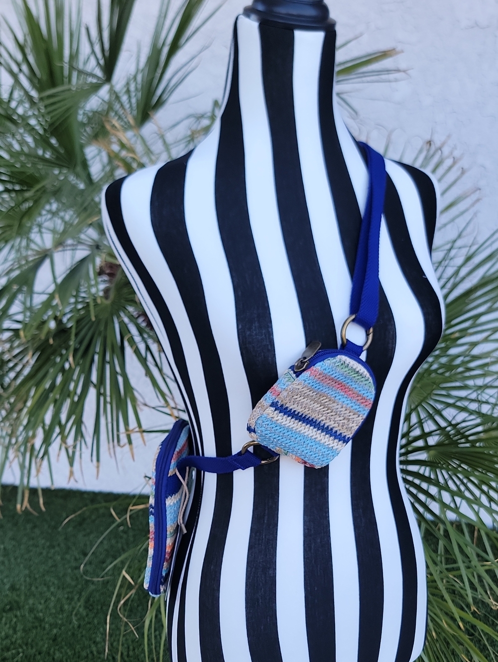 Sun N Sand Alessia | Poly Straw Small Crossbody Bag - Picture 10 of 10